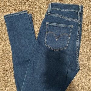 Levi 721 high rise skinny size 28
